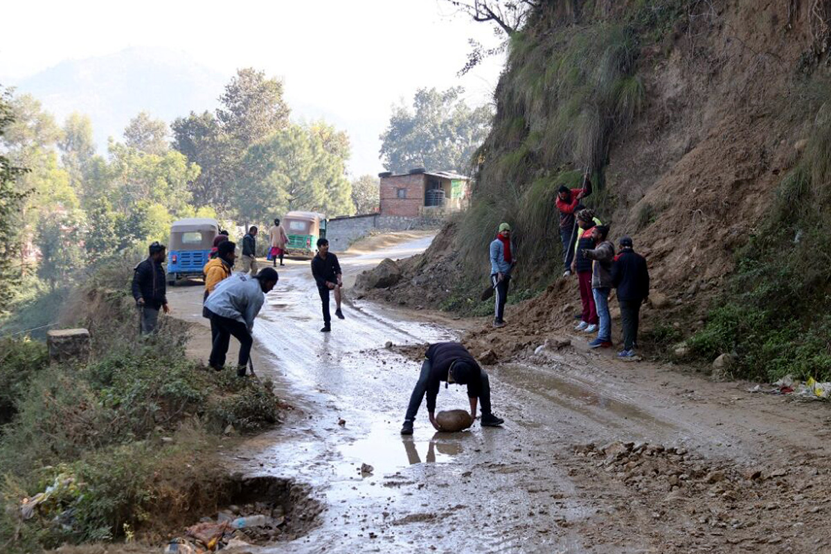 लामो समयसम्म काम नगर्ने २० वटा निर्माण कम्पनीको ठेक्का तोड्ने चेतावनी, सात दिन भित्र स्पष्टीकरण बुझाउन निर्देशन